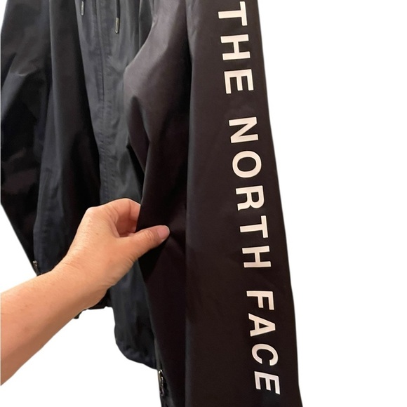 North Face Men’s Jacket Black Windbreaker Hooded Lightweight Polyester Size: 2XL - Picture 5 of 7
